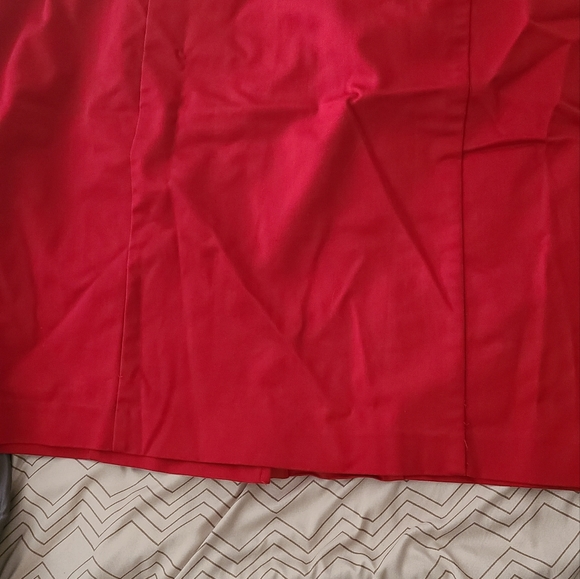 A nice red size 14 skirt. - Picture 4 of 8